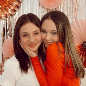 Meet your Posher, Ella